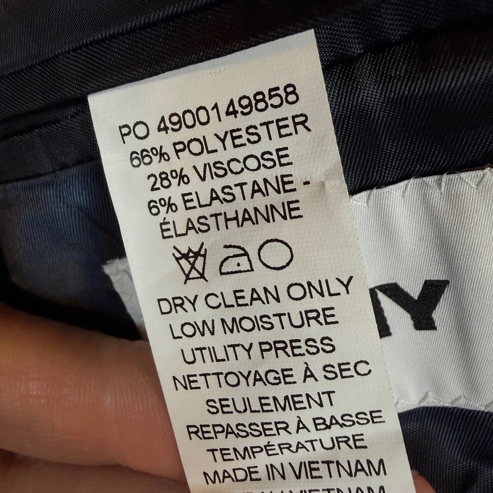 DKNY Duran Men Navy Blue Plaid 2 Piece Suit Modern Fit 42 Short 35W DNUR217W0356